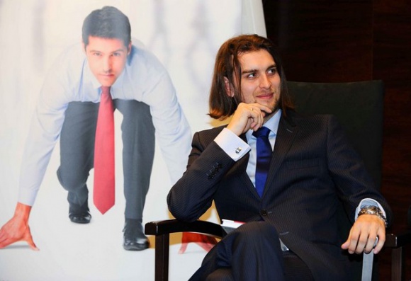 Postanowienia finansowe na Nowy Rok BIZNES, Finanse - Początek roku to zawsze okres, kiedy można coś zacząć od nowa. Czas zmian, czas decyzji i czas planowania na cały nadchodzący rok. Może warto też - zastanowić się nad zmianami w osobistych finansach. Spójrzmy na to okiem eksperta od inwestycji - Krzysztofa Sadeckiego.