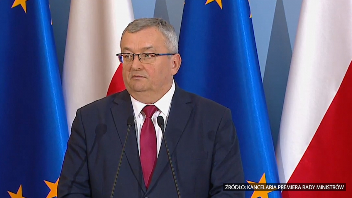 Minister infrastruktury: Wydłużenie uprawnień dla kierowców czy maszynistów nie stanowi zagrożenia. Bez tego groził nam paraliż transportowy kraju
