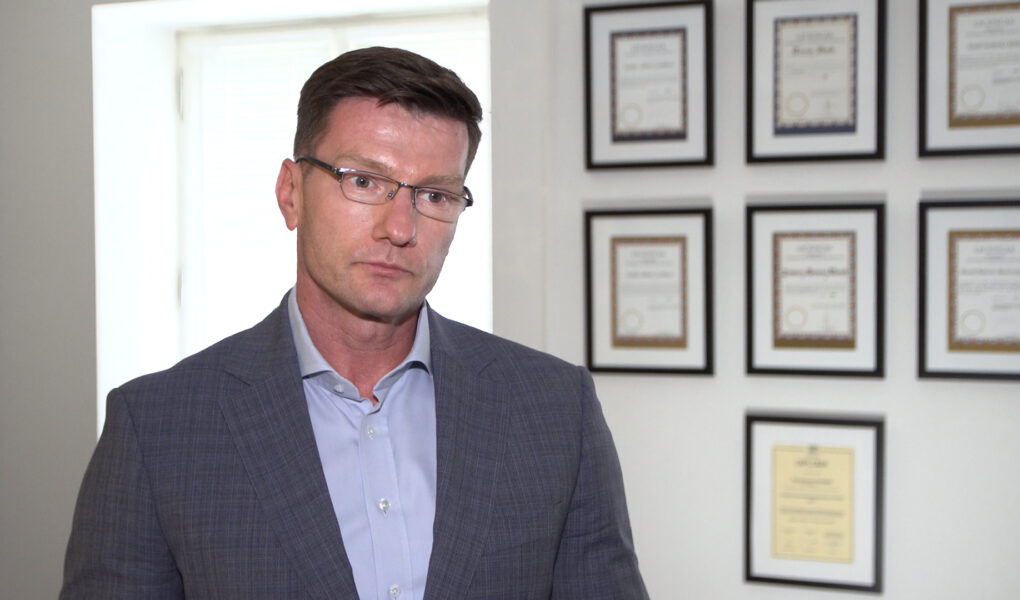 Amerykańskie indeksy mają za sobą kolejny wzrostowy miesiąc. Druga połowa roku na rynkach akcji może być nerwowa