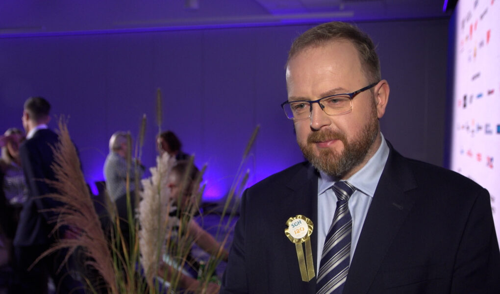 dobrostan-pracownikow-foto Firmy coraz częściej inwestują w zdrowie psychiczne i fizyczne pracowników. Dobrostan staje się elementem strategii zarządzania