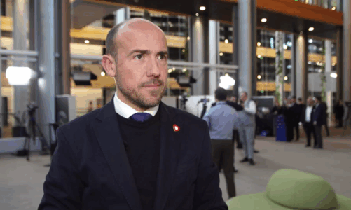 Całkowity zakaz importu gazu z Rosji do UE ma nastąpić najpóźniej jesienią 2027 roku. Spodziewany jest podobny krok w handlu ropą naftową