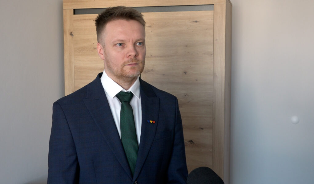 Młodzi opuszczający pieczę zastępczą i domy dziecka mają trudny start w dorosłość. Są bardziej narażeni na zadłużenie czy kryzys bezdomności