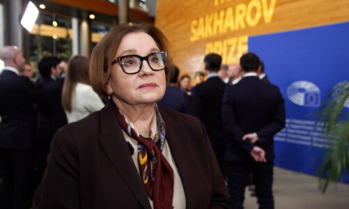 Komisja Europejska proponuje łagodniejsze wymogi dla sektora motoryzacyjnego. Chce ratować jego konkurencyjność